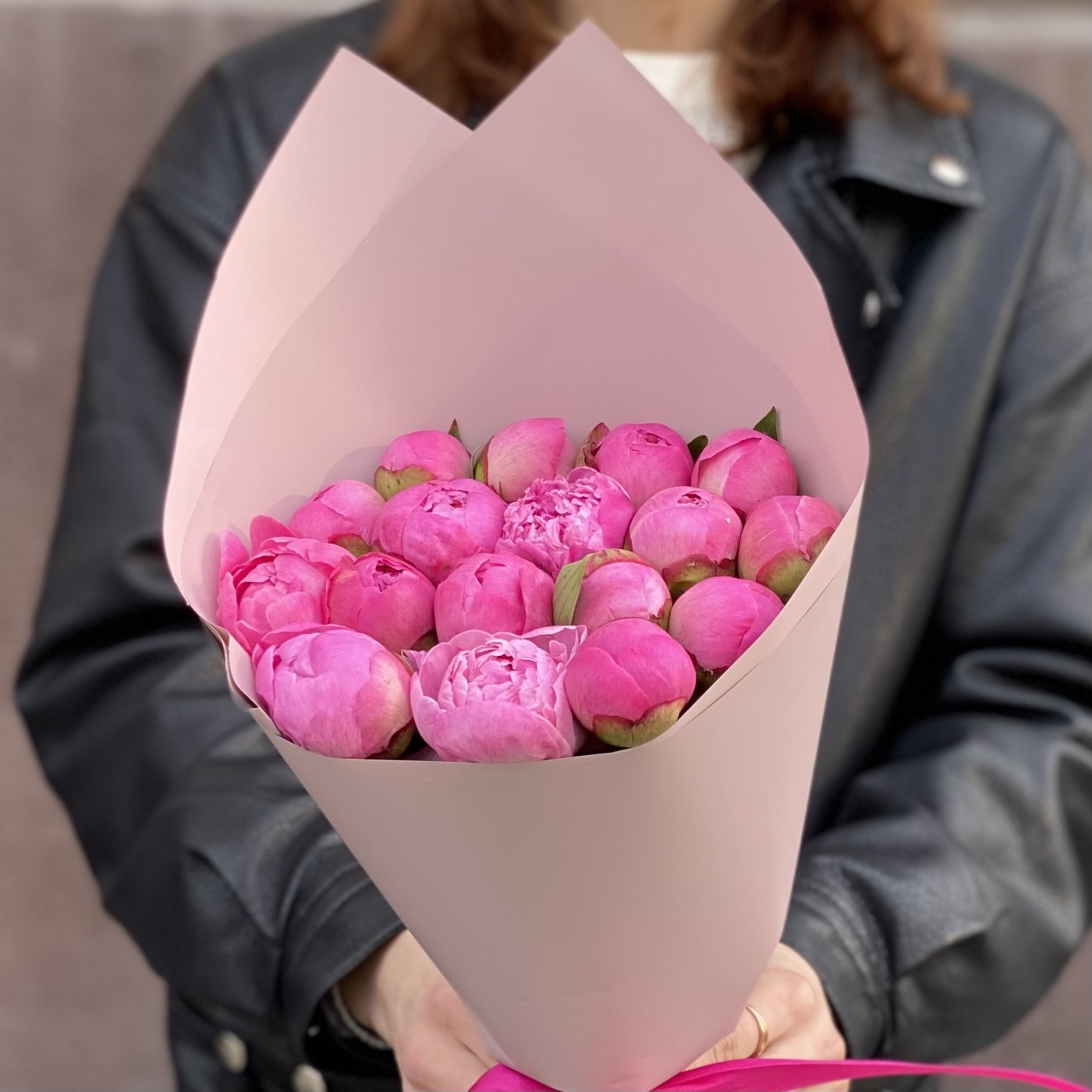 17 розовых пионов Флеминг